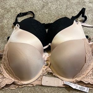 Victoria Secret lace semi padded push up bras size 34B